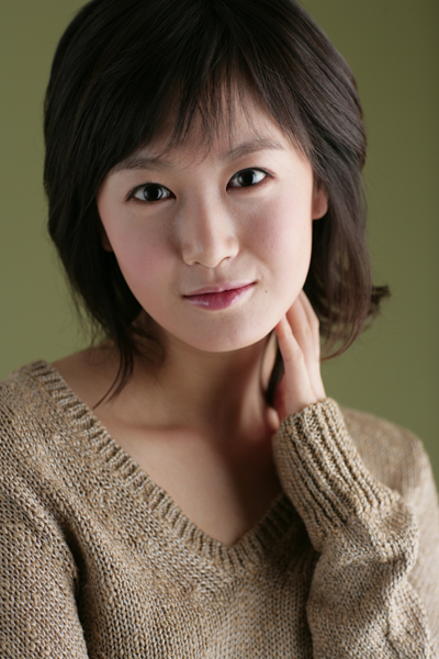 Shin Eun-Kyung (1982)-p1.jpg