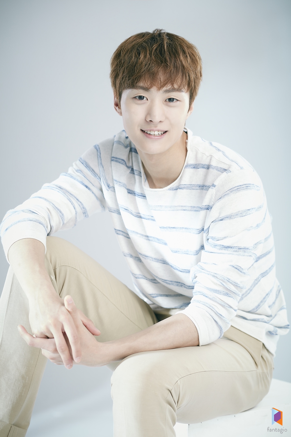 gong-myung-in-talks-of-working-with-extreme-job-director-again-for-a-new-romance-drama