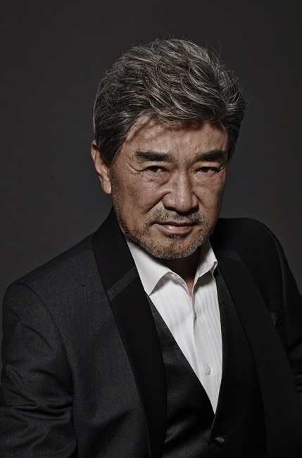 veteran-actor-lee-duk-hwa-reveals-what-bts-said-to-him-when-they-met-at-an-award-show