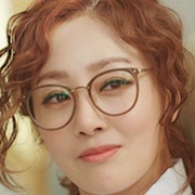 Individualist Ms. Ji-Young-Oh Na-Ra.jpg
