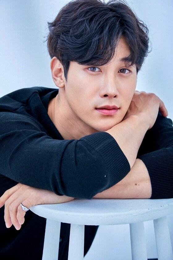 Lee Si-Kang-19872024-p1.jpeg