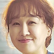 Dr Romantic 3-Jung Ji-Ahn.jpg