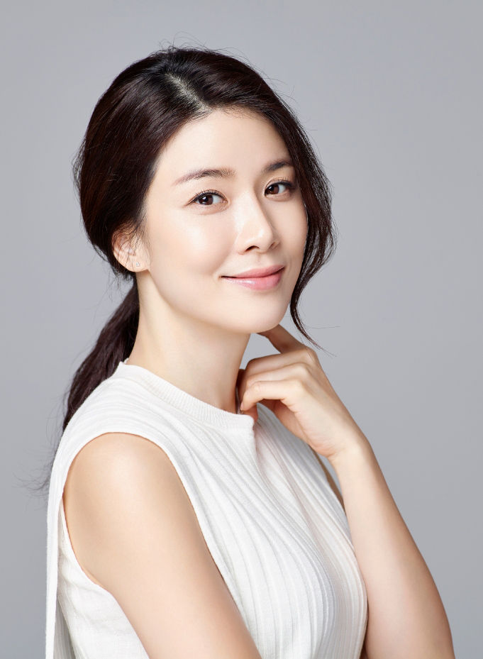 Lee Bo-Young - Asianwiki