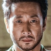 Land of Happiness KM-Lee Sun-Kyun.jpg