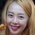 Red Carpet-Shin Ji-Soo.jpg