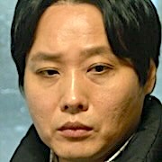 Parole Examiner Lee-Kim Yong-Ho.jpg