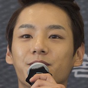 Familyhood-Kwak Si-Yang.jpg
