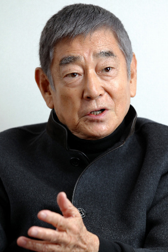 Ken Takakura-p1.jpg