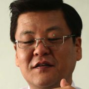 The Customer Is Always Right-Sung Ji-Ru.jpg