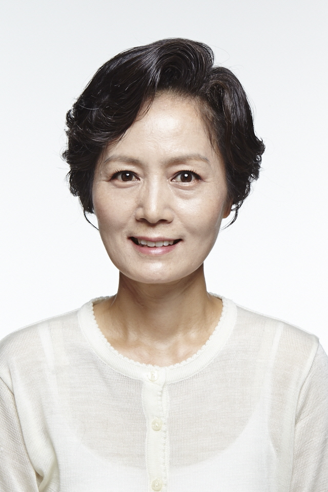 Kim Geun-Young-1963-p1.jpg