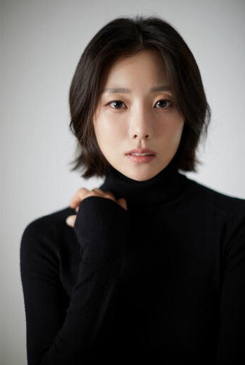 Ahn Ye-In-1995-pr1.jpg