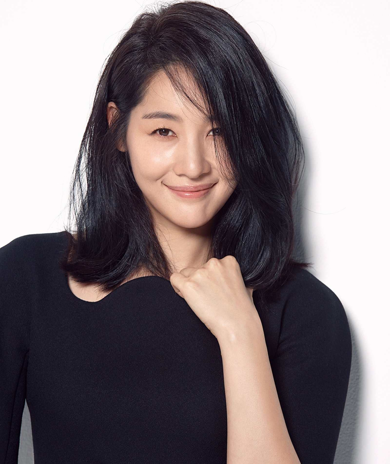 Yoon Ji-Min-1977-p1.jpg
