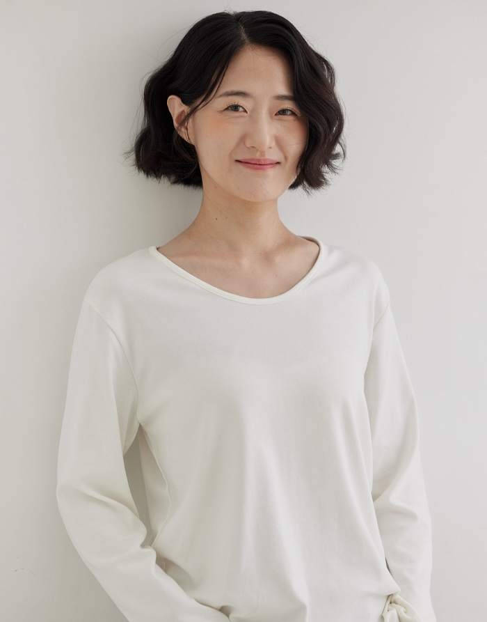 Lee Hwi-1986-p1.jpg