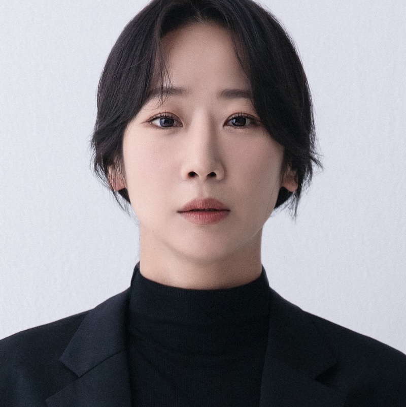 Lee Ji-Hyun-1980-p01.jpg