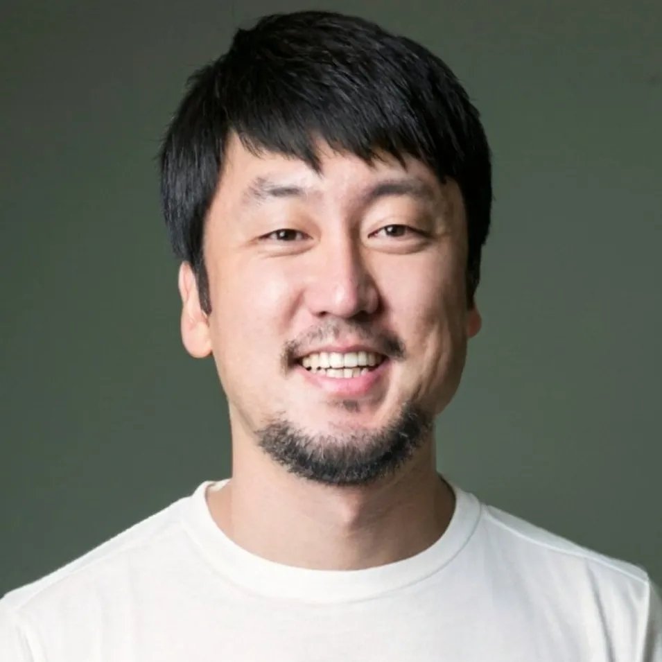 Kang Deuk-Jong-1979-p1.jpg