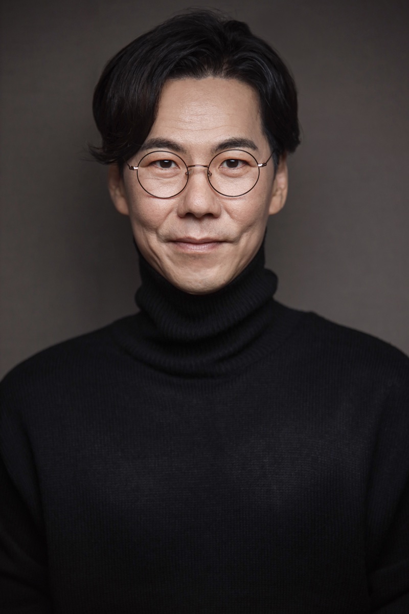 Yoon Soo-Hyuk-1978-p1.jpg