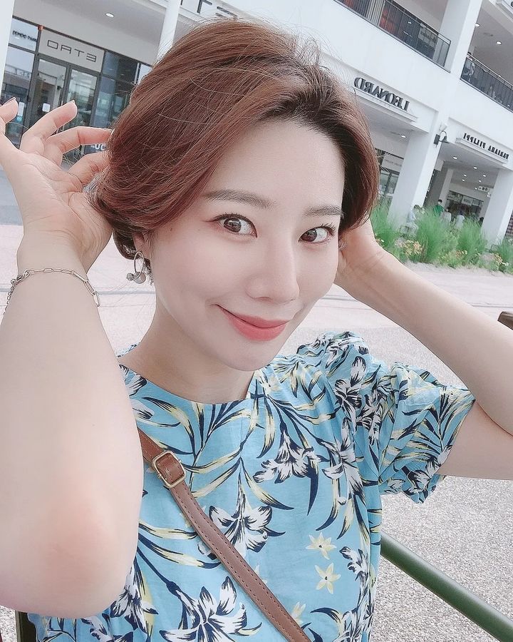 Ban Eun-Se-1985-p1.jpeg