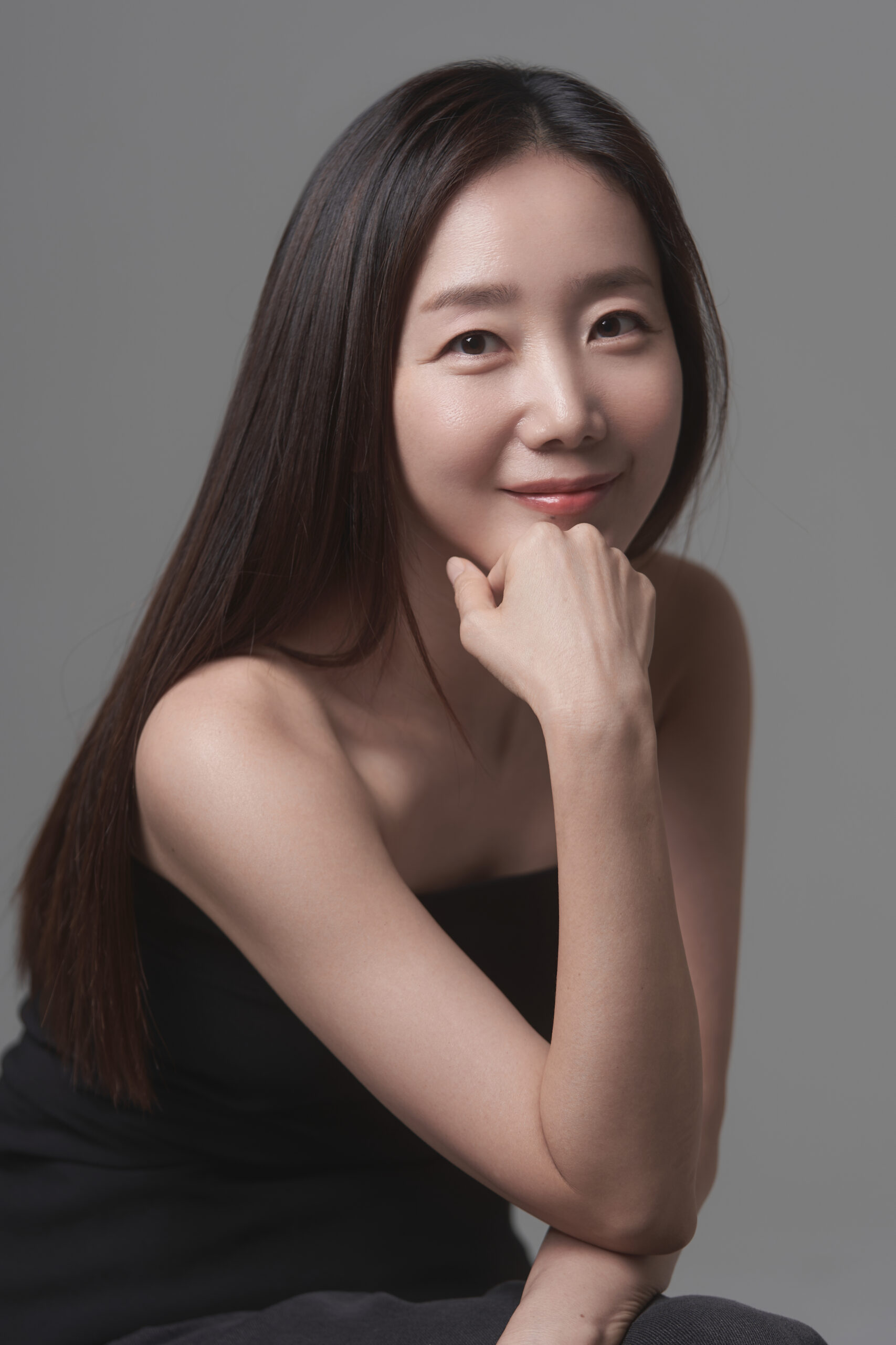 Lee Kyung-Hwa-1976-p1.jpg