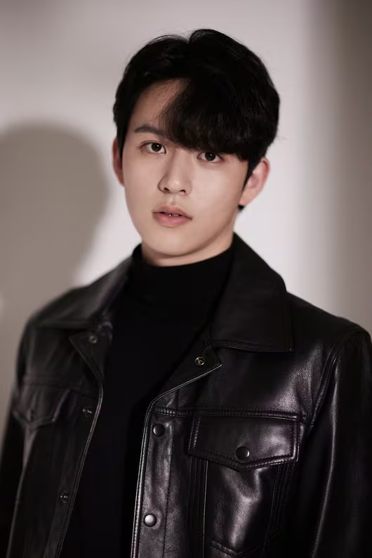 Lee Hyun-So-1999-pr1.jpeg