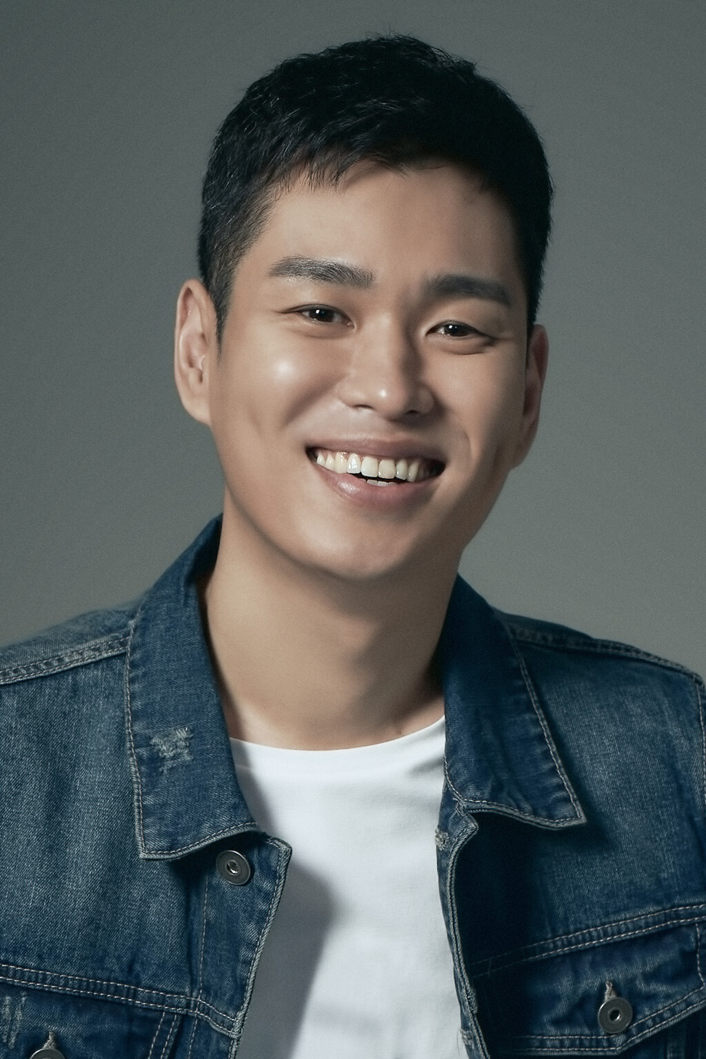 Lee Kyo-Yeob-1984-pr1.jpg