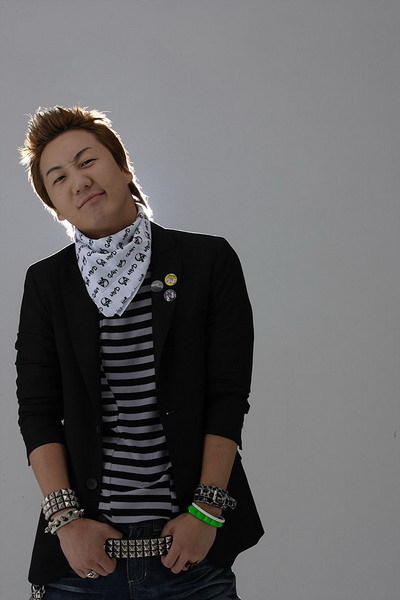 Lee Sung-Woo (1976)-p1.jpg
