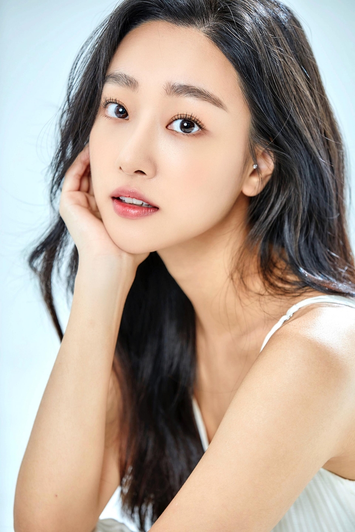Lee Ha-Young-19932005-p1.jpg