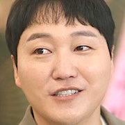 Resident Playbook-Kim Dae-Myung1.jpg
