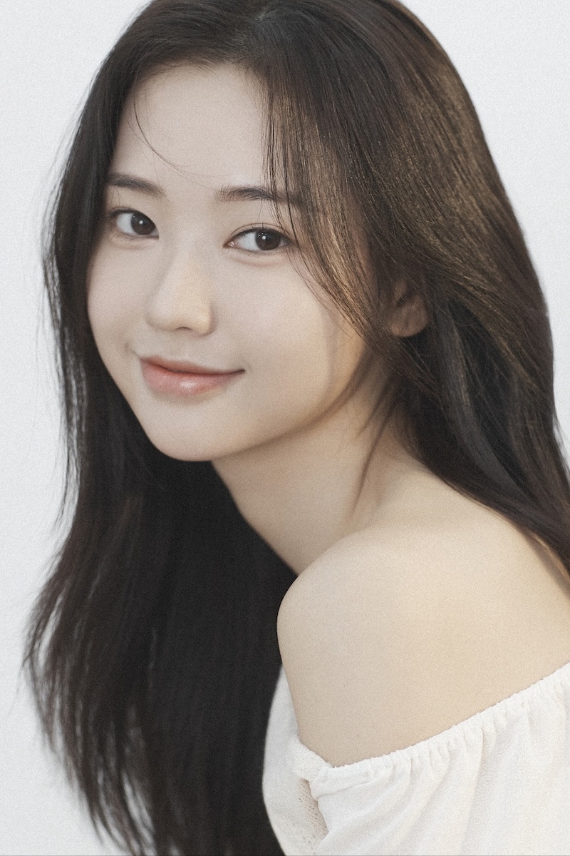 Park Seo-Yoon-2002-p1.jpg