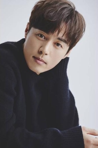 Oh Min-Suk-1980-p01.jpg