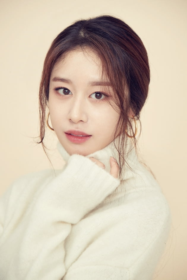 Imitation Fame Park Ji-Yeon Reveals About Her Valentine And Announces Her Marriage
