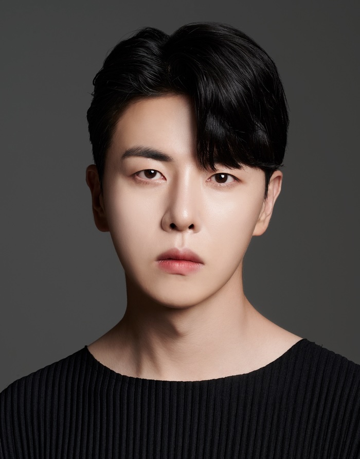 Ji Yun-Seong-1988-p1.jpg