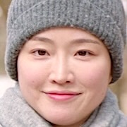 Confidence Queen-Chu Ha-Yeon1.jpg