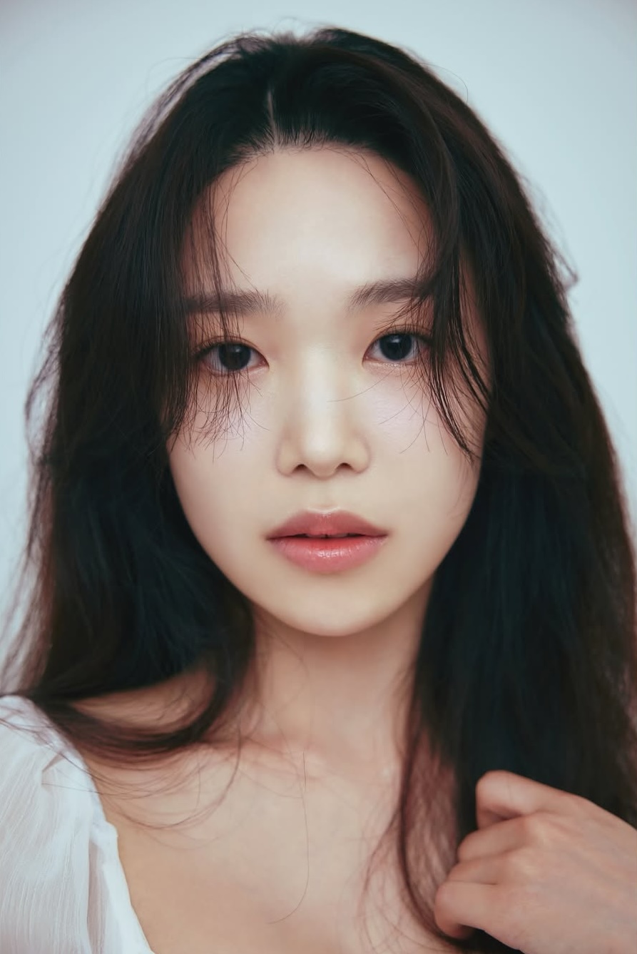 Seong Na-Yeun 2000-p.jpg