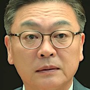 The Trauma Code-HOC-Kim Eui-Sung.jpg