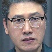 Trigger-Sung Ki-Yoon1.jpg