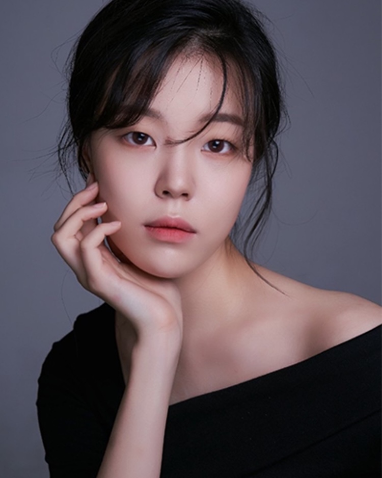 Han Se-Hee-1998-p1.jpeg