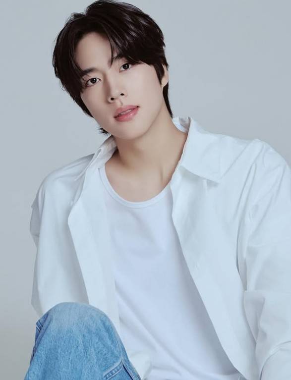 Cho Han-Gyeol-2002-p1.jpeg