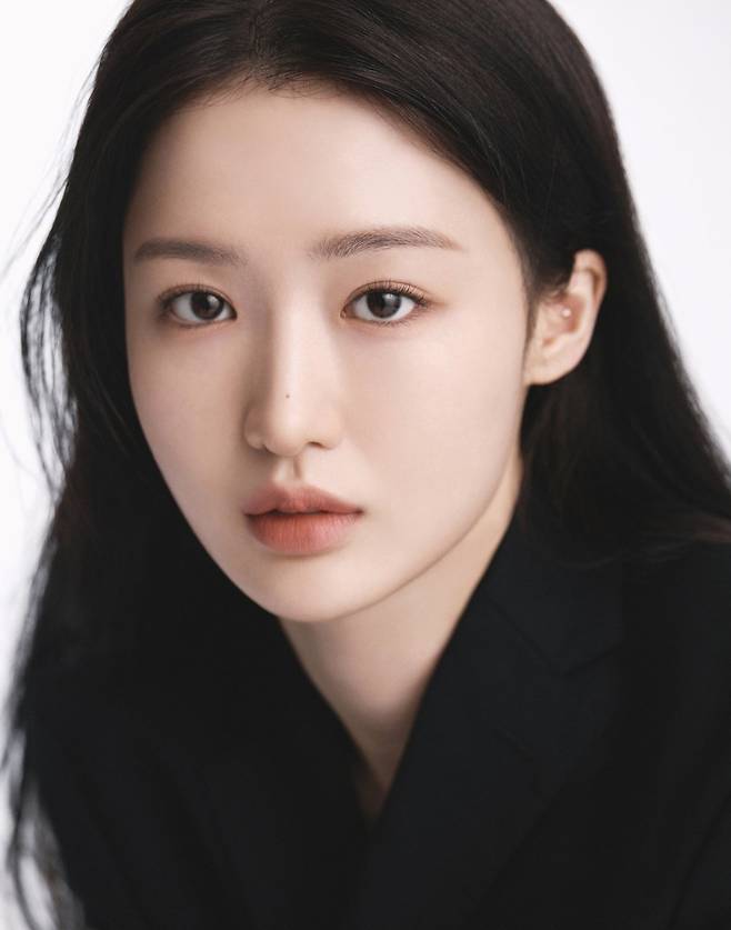 Cho Hye-Joo-1995-p01.jpeg
