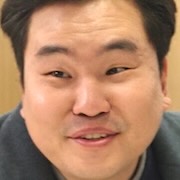 The Apartment Job-Bae Je-Ki1.jpg