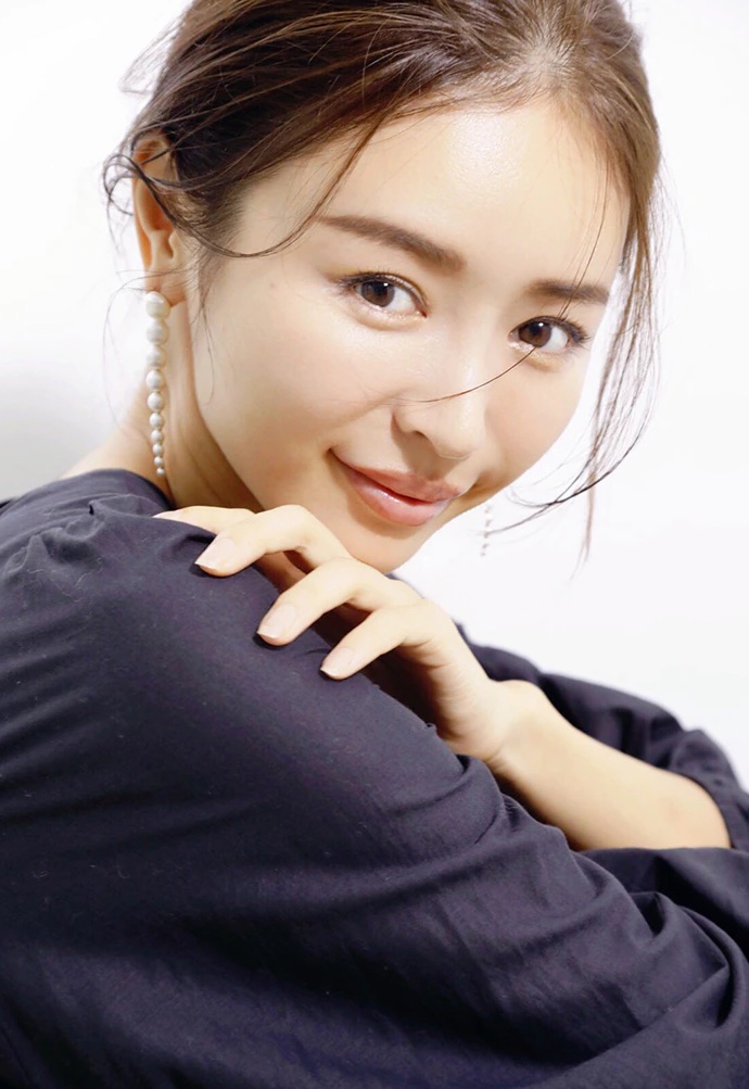Hitomi Kaji-p1.jpg