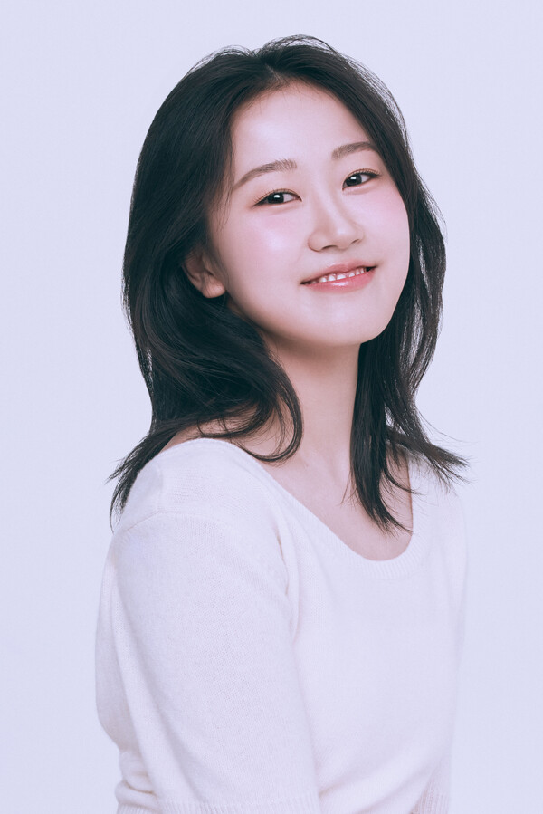 Kim Hwan-Hee-2002-p01.jpg