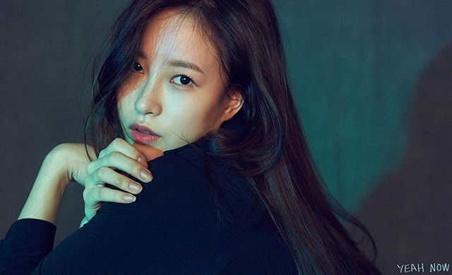 Lee Ye-Na (1993)-p1.jpg