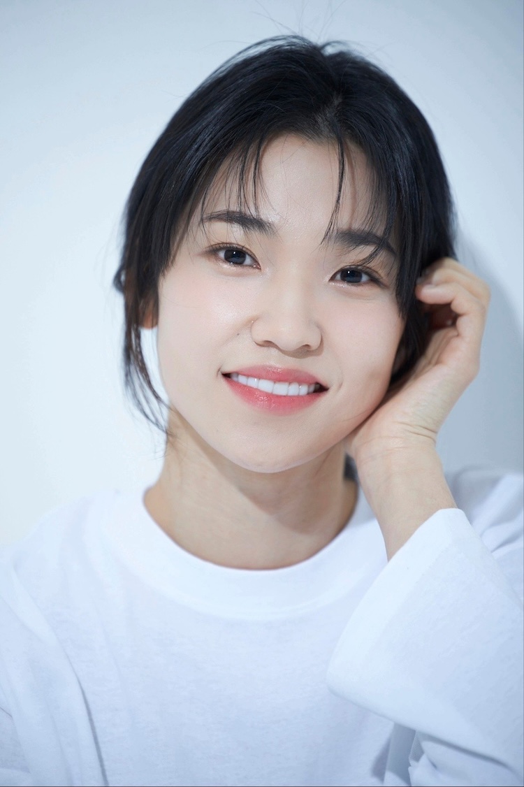 Lee Sung-Young-1998-p1.jpeg