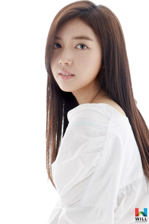 Chae Seo-Jin-p01.jpg