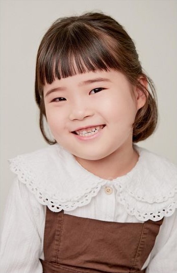 Ji Seul-Ah-2016-p1.jpg
