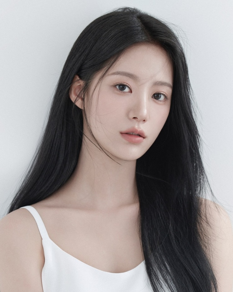 Jung Ye-Na-2000-p1.jpeg