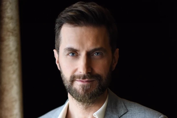 Richard Armitage-1971-p1.jpg