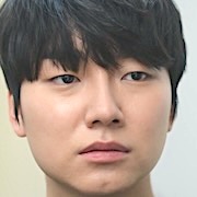Resident Playbook-Sung Yoo-Bin.jpg