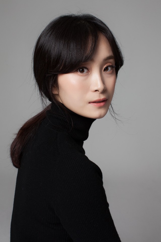 Lee Eo-Jin-1988-p1.jpg