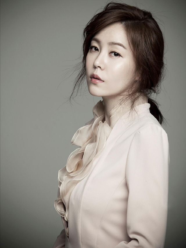Bae Min-Hee-1979-1.jpg